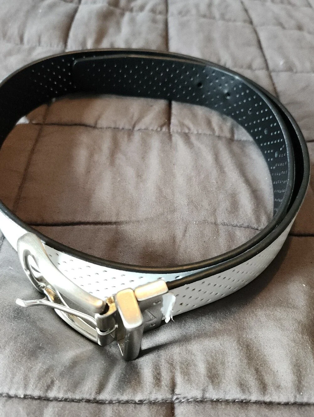 Nike Mens Leather Reversible Black/White Perforated Golf Belt Size 32-33W *READ*